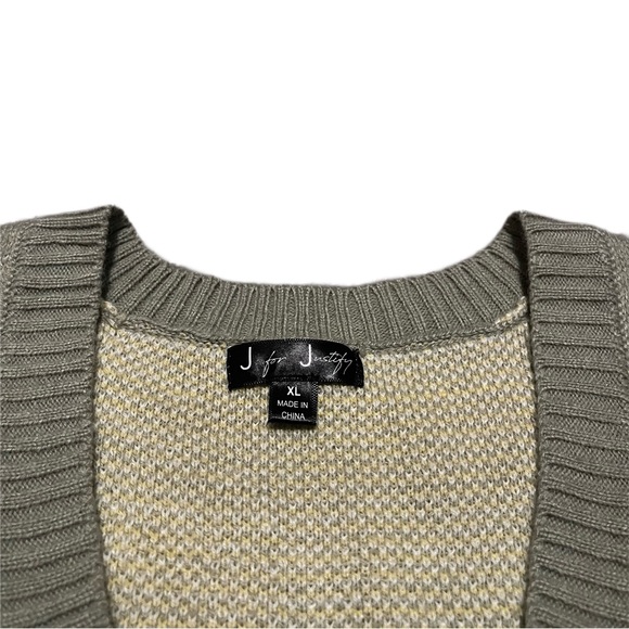 J for Justify - Daisy Pattern Sweater Vest - Picture 3 of 5